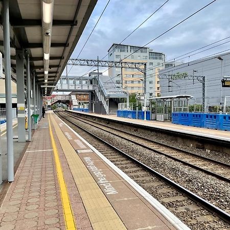 London City Apartment Ealing Dış mekan fotoğraf