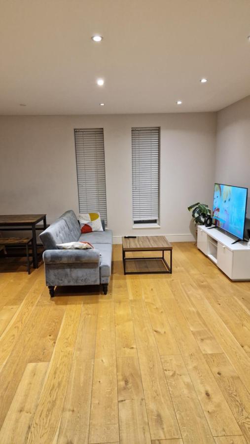 London City Apartment Ealing Dış mekan fotoğraf