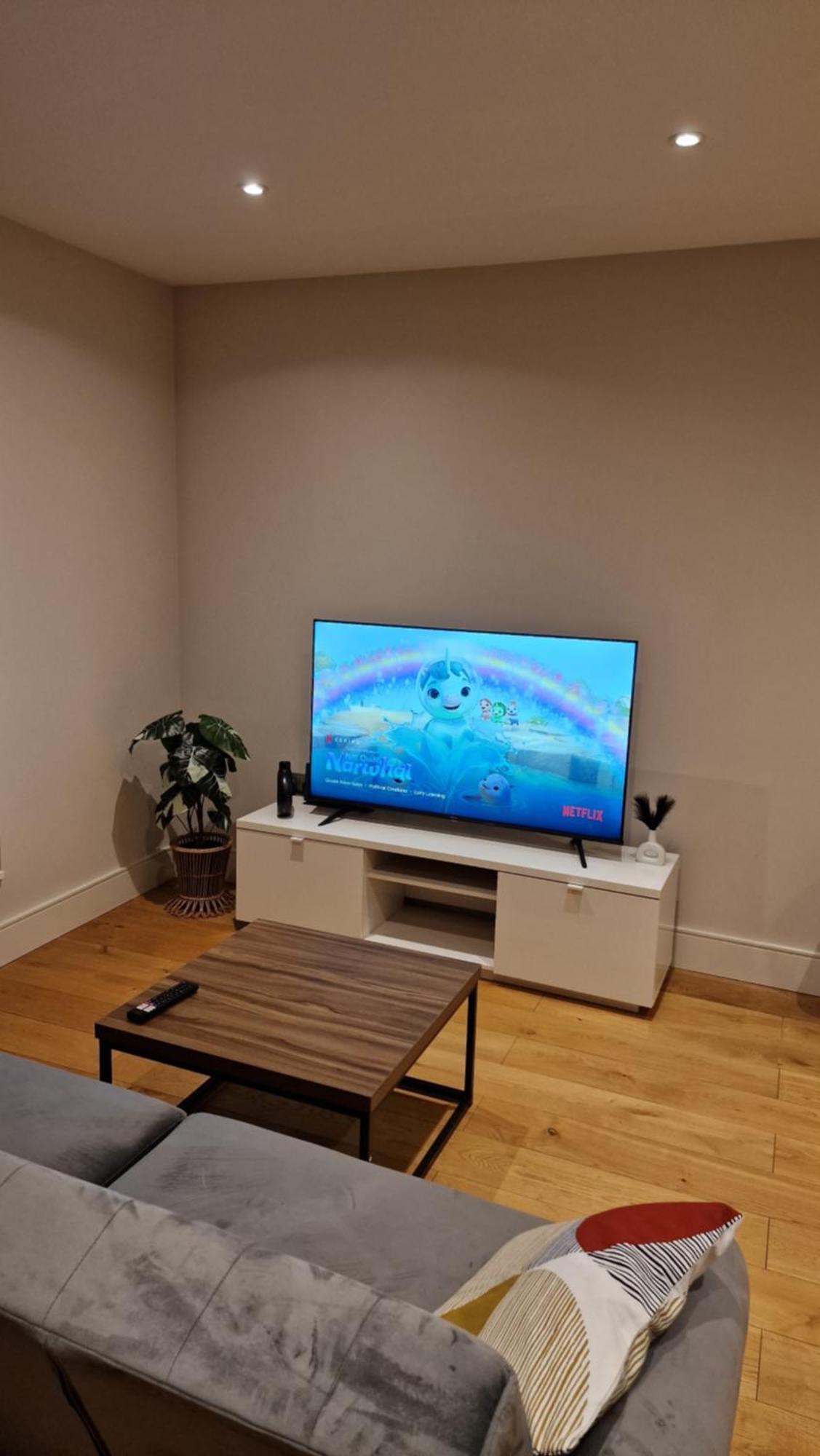 London City Apartment Ealing Dış mekan fotoğraf